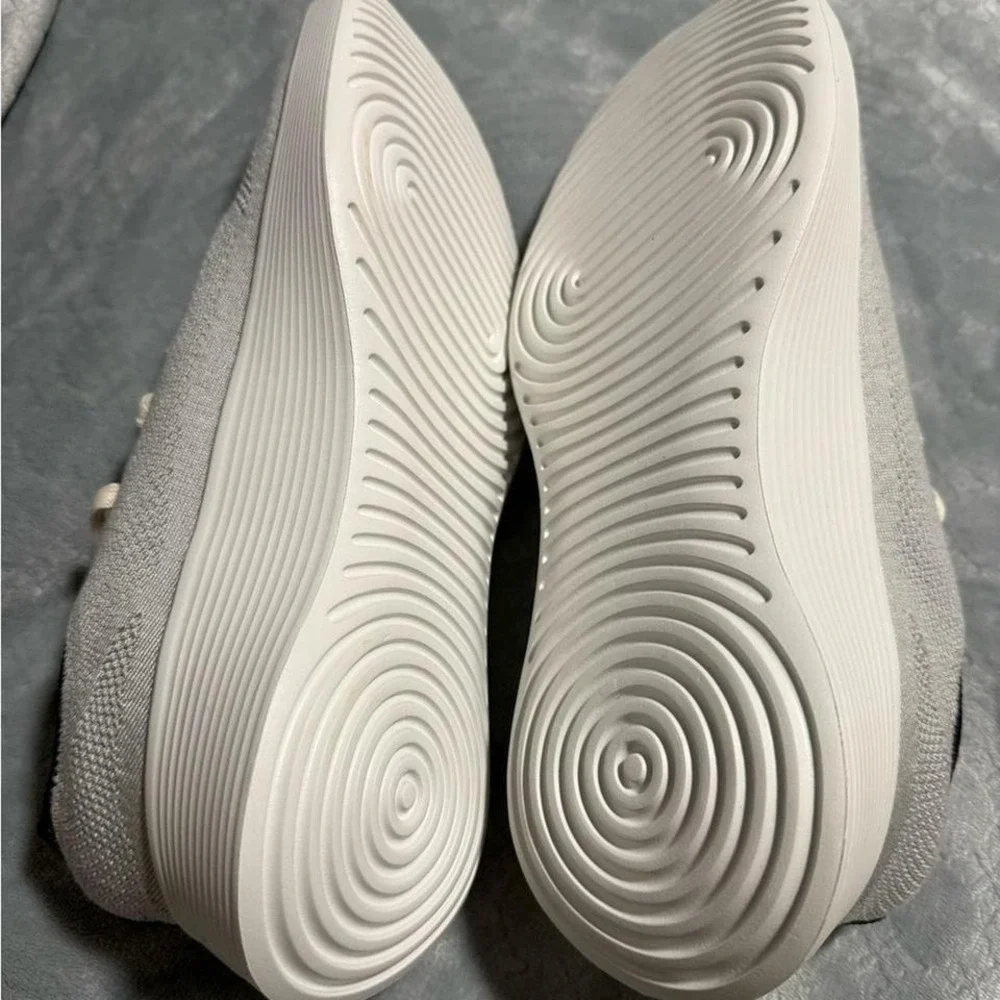 Allbirds Light Gray and Cream Knit Sneakers‎